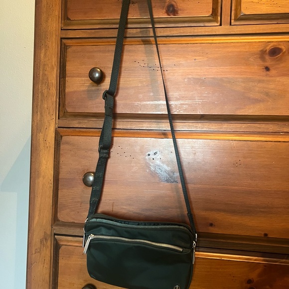 lululemon athletica | Bags | Lululemon City Adventurer Belt  Lululemon City Adventurer Crossbody Legacy Green Bag 2.5L